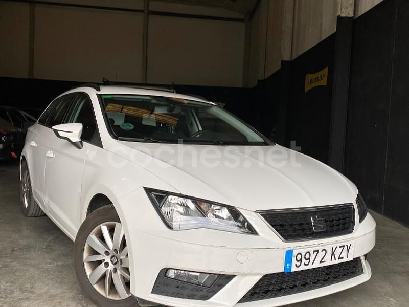 Usado Seat Leon Style 115 CV (84 kW) 2019 Blanco Familiar