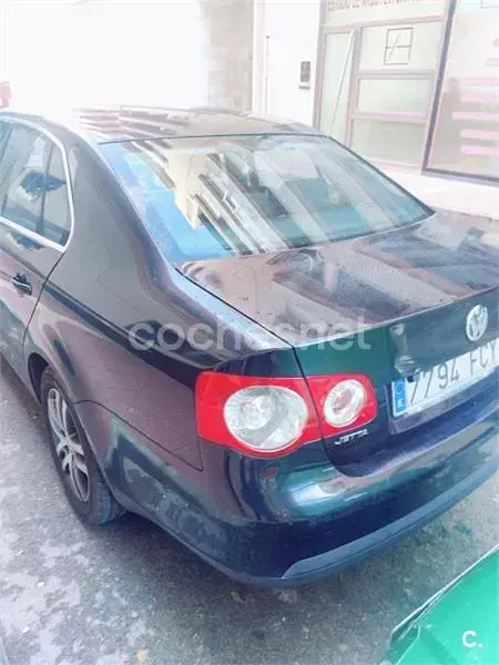 Usado VW Jetta Advance 105 CV (77 kW) 2006 Negro Berlina