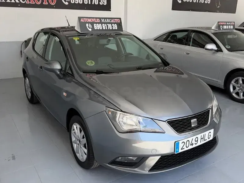 Usado Seat Ibiza Style 105 CV (77 kW) 2012 Gris / plata Berlina