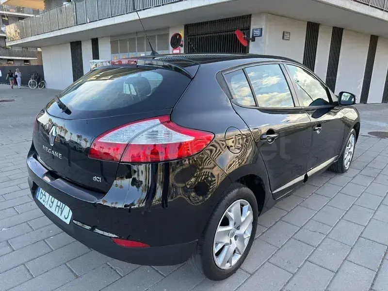 Usado Renault Mégane LIMITED 110 CV (80 kW) 2014 Negro Berlina