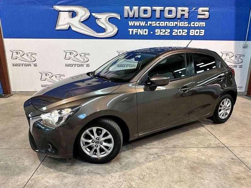 Gris Usado 2016 Mazda 2 Luxury Utilitario | 9990 € (Buen precio) - Imagen 1/4