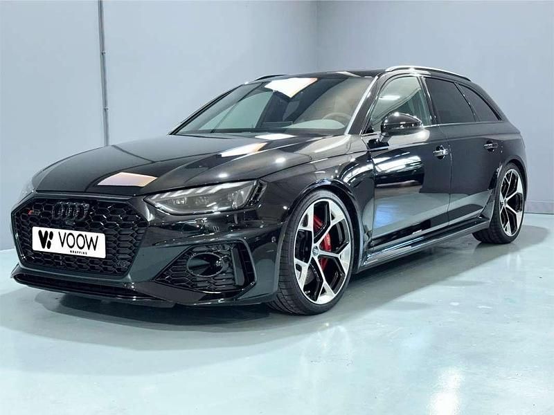 Usado Audi RS4 Competition 450 CV (330 kW) 2025 Gris Familiar