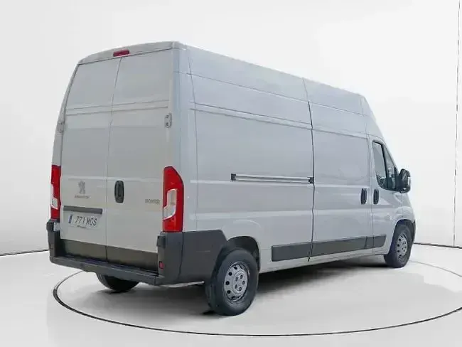 Käytetty Peugeot Boxer S 140 HP (102 kW) 2023 Valkoinen Van