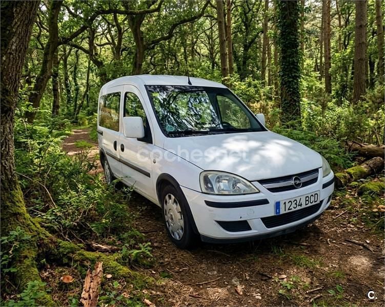 Usado Opel Combo Enjoy 100 CV (73 kW) 2009 Blanco Monovolumen