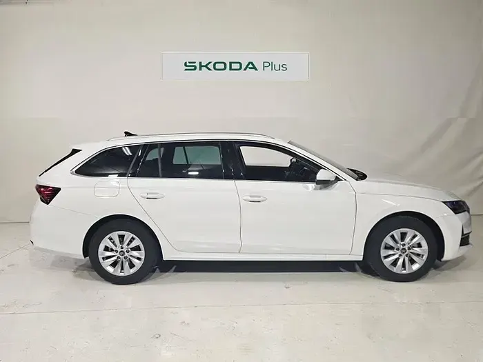 Nuevo Skoda Octavia Selection 150 CV (110 kW) 2026 Blanco Familiar