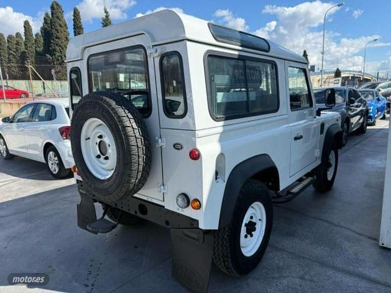 Usado Land Rover Defender 122 CV (89 kW) 2014 Blanco Familiar