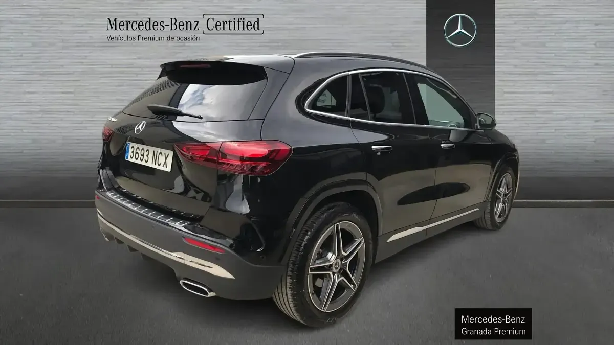 Usado Mercedes GLA200 150 CV (110 kW) 2025 Negro SUV