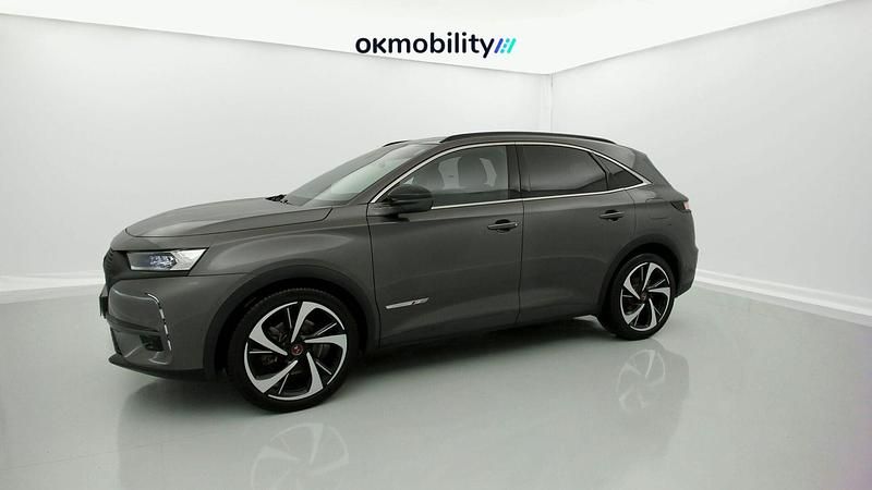 Usado DS Automobiles DS7 Crossback Performance Line Plus 300 CV (220 kW) 2022 Gris platino SUV