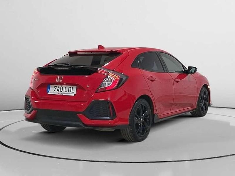 Usado Honda Civic Dynamic 126 CV (92 kW) 2019 Rojo Utilitario