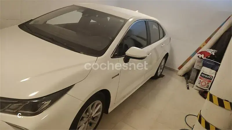 Usado Toyota Corolla Active 122 CV (89 kW) 2019 Blanco Berlina