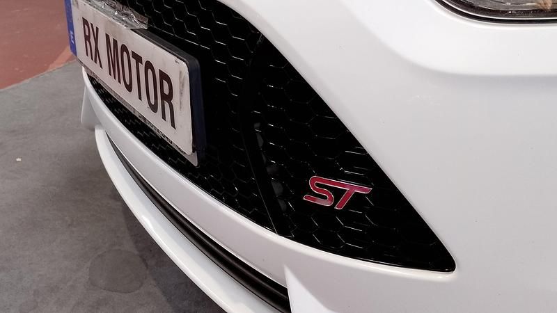 Usado Ford Focus ST 250 CV (183 kW) 2014 Blanco