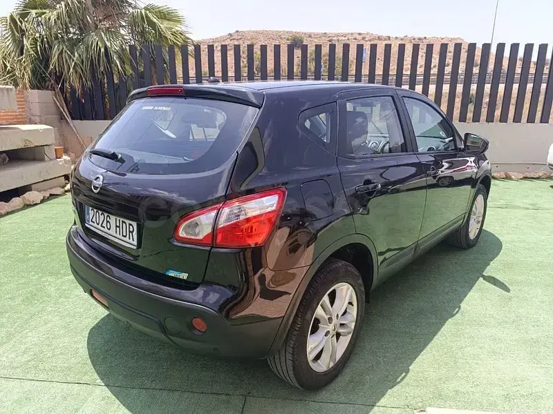 Usado Nissan Qashqai Tekna 110 CV (80 kW) 2012 Negro SUV