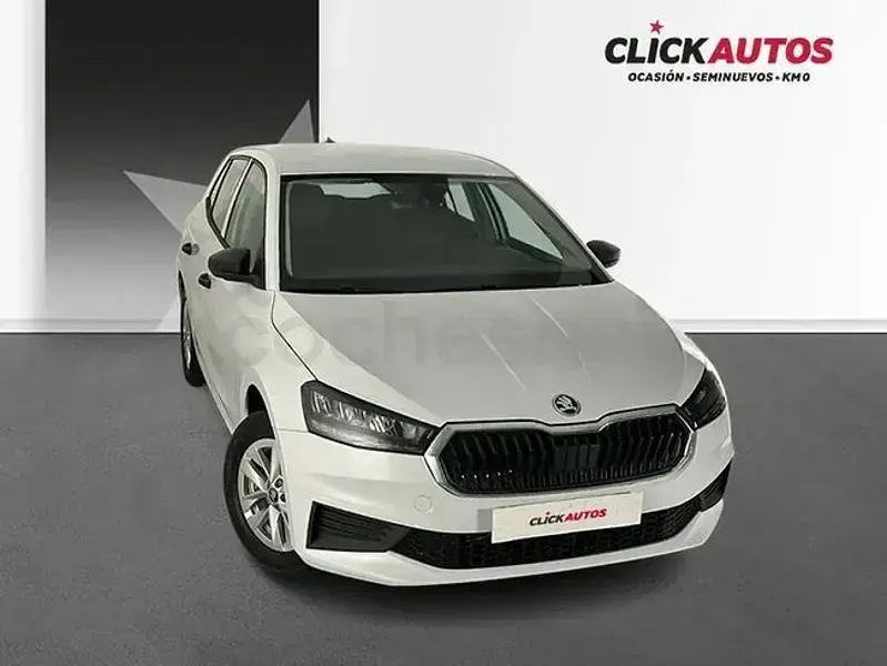 Usado Skoda Fabia Essence 80 CV (58 kW) 2025 Blanco Utilitario