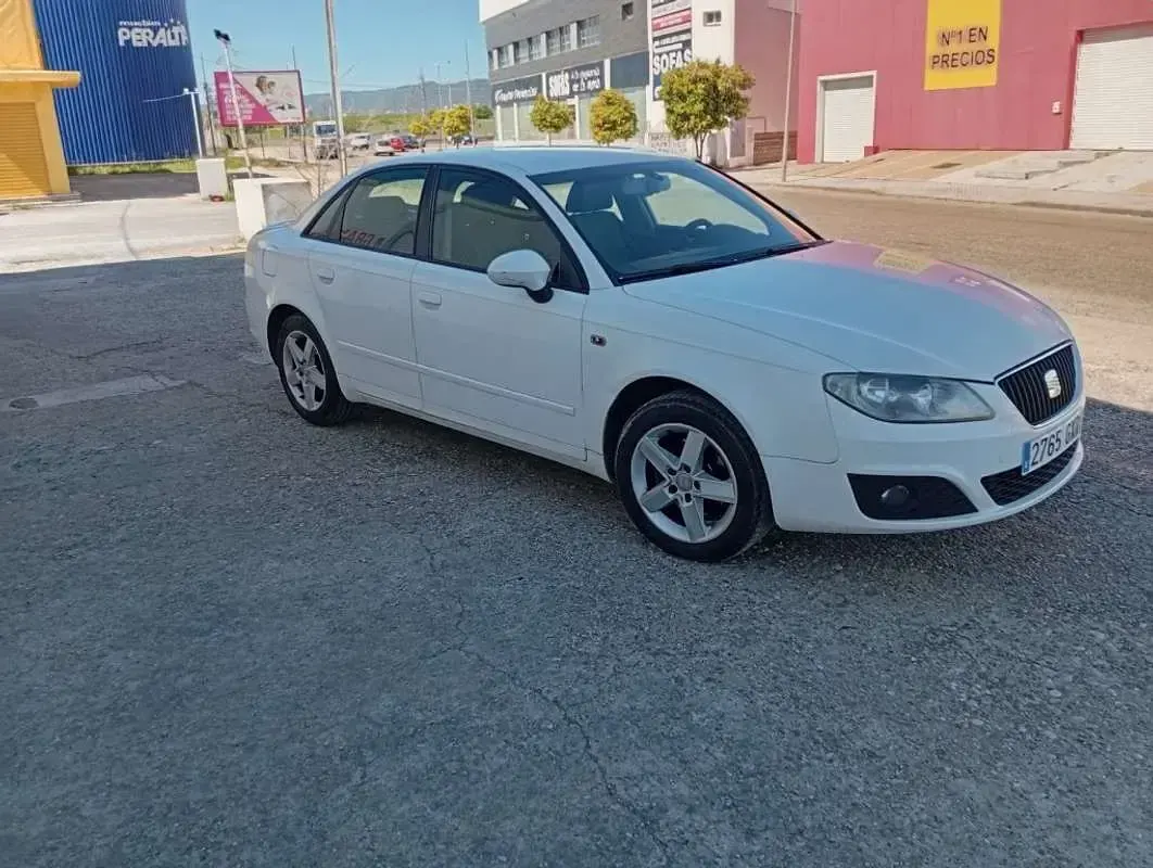 Usado Seat Exeo Style 120 CV (88 kW) 2010 Blanco Berlina