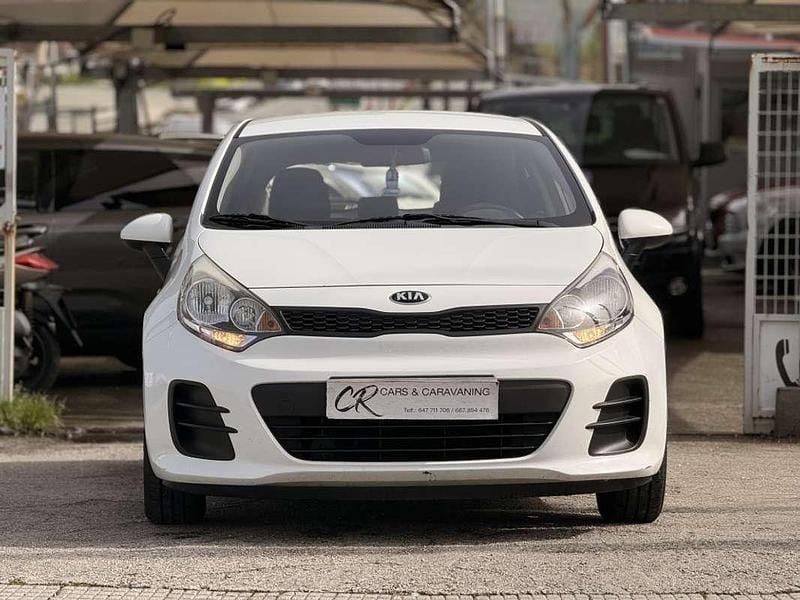 Usado Kia Rio 86 CV (63 kW) 2015 Blanco Utilitario