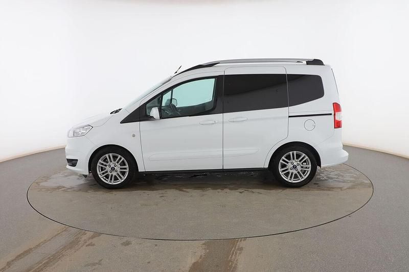 Usado Ford Tourneo Courier Titanium 95 CV (69 kW) 2018 Blanco Monovolumen