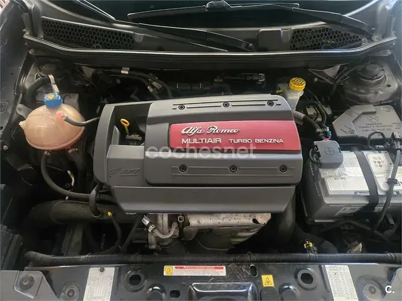 Usado Alfa Romeo Giulietta 170 CV (125 kW) 2015 Gris / plata Utilitario