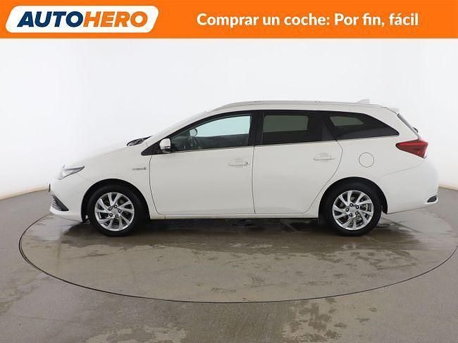Usado Toyota Auris Hybrid Active 136 CV (100 kW) 2016 Blanco Familiar