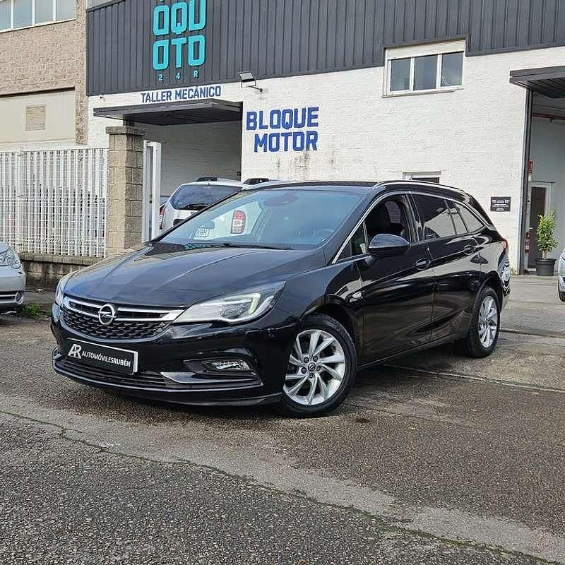 Usado Opel Astra Dynamic 109 CV (80 kW) 2018 Negro Familiar