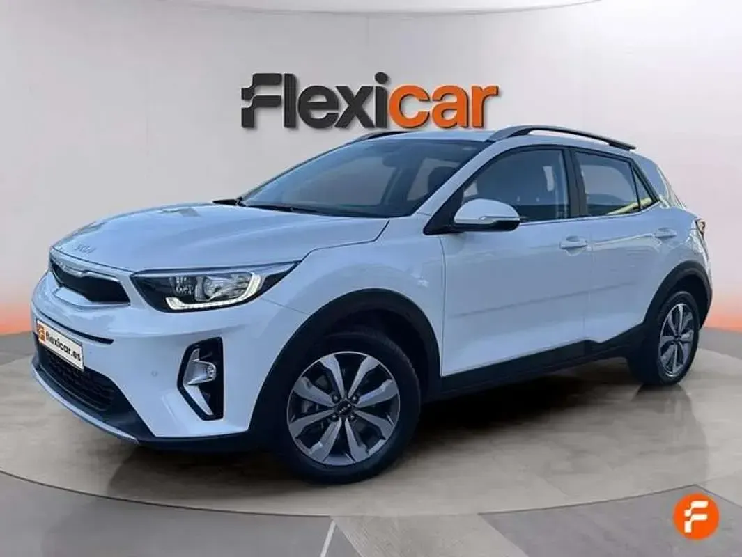 Usado Kia Stonic 101 CV (74 kW) 2025 Blanco SUV