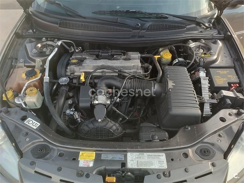 Usado Chrysler Sebring 140 CV (102 kW) 2001 Marrón Berlina