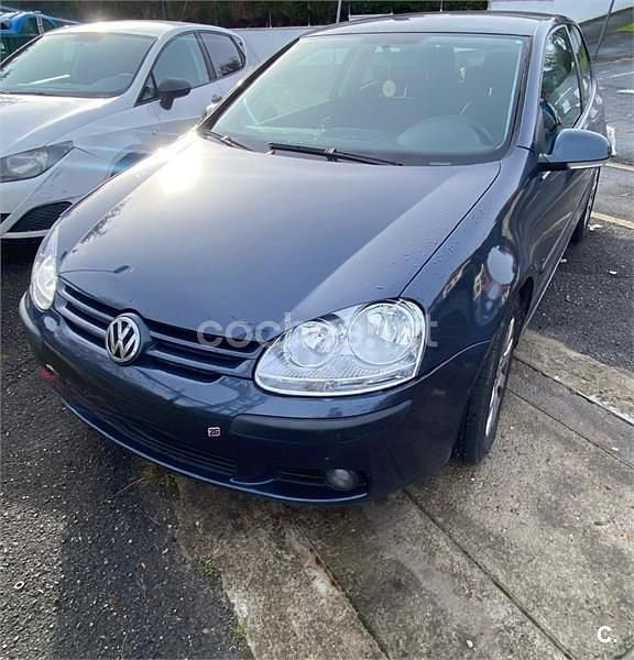 Violeta / lila Usado 2004 VW Golf IV Sportline Berlina | 3990 € (Un poco caro) - Imagen 1/4