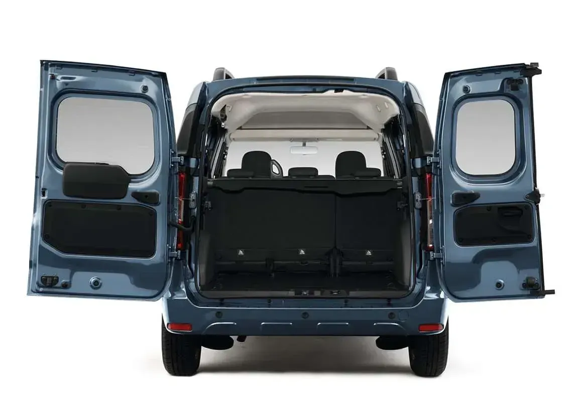 Usado Dacia Dokker Essentiel 102 CV (75 kW) 2019 Blanco Monovolumen