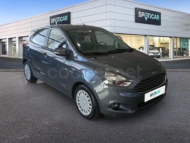 Usado Ford Ka Plus 70 CV (51 kW) 2018 Gris Utilitario