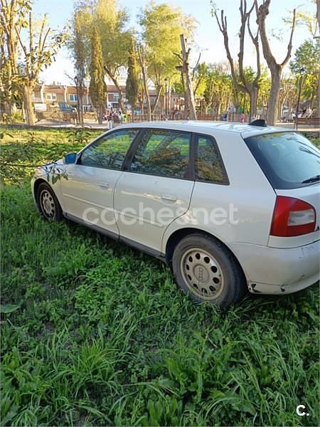 Usado Audi A3 Ambition 125 CV (91 kW) 2001 Blanco Utilitario