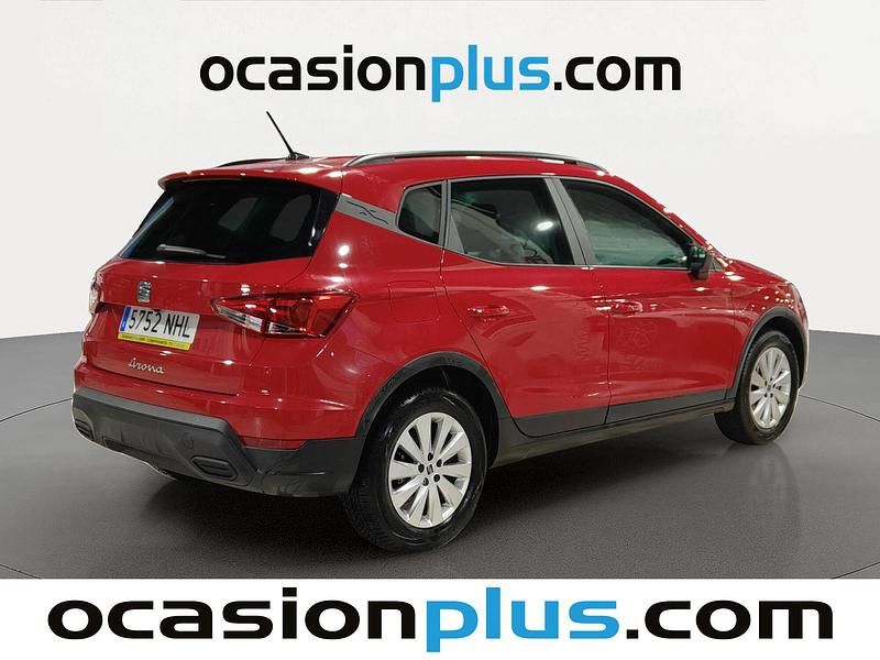 Usado Seat Arona Style 110 CV (80 kW) 2023 Rojo SUV