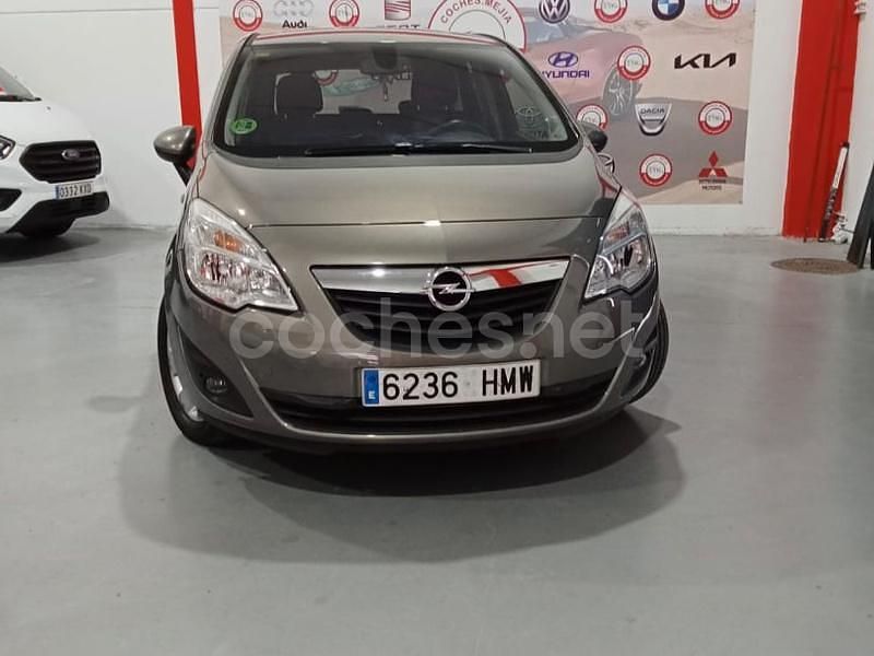 Gris / plata Usado 2012 Opel Meriva Selective Monovolumen | 7450 € (Precio justo) - Imagen 1/4