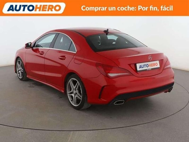 Usado Mercedes CLA200 AMG line 155 CV (114 kW) 2013 Rojo Berlina