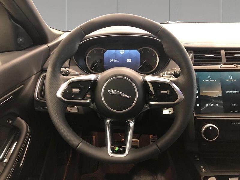 Usado Jaguar E-Pace R-Dynamic 160 CV (117 kW) 2023 Fuji white SUV