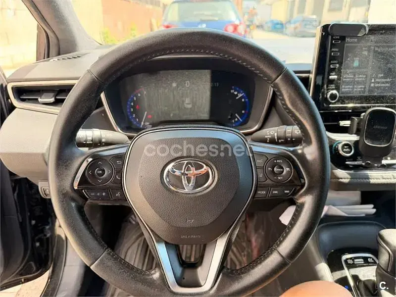 Usado Toyota Corolla Active 122 CV (89 kW) 2022 Negro Familiar