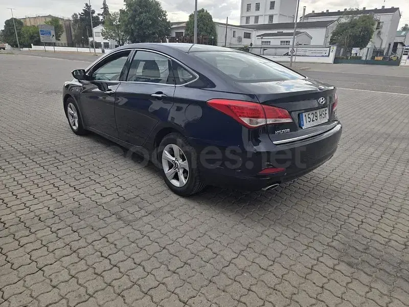 Usado Hyundai i40 115 CV (84 kW) 2013 Negro Berlina