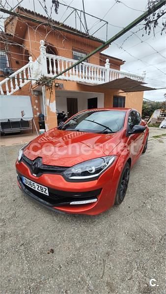 Begagnad Renault Mégane R.S. 265 HK (194 kW) 2015 Röd Sportkupé