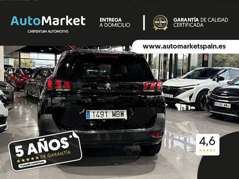 Usado Peugeot 5008 Allure 131 CV (96 kW) 2022 Negro Monovolumen