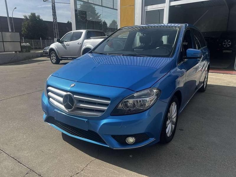 Usado Mercedes B180 109 CV (80 kW) 2013 Azul Monovolumen