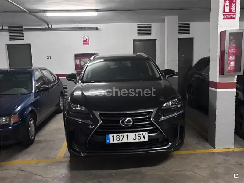 Usado Lexus NX300h Business Edition 197 CV (144 kW) 2016 Negro SUV