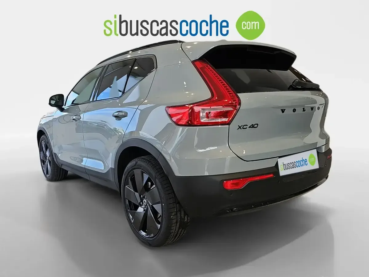 Nuevo Volvo XC40 Plus 163 CV (119 kW) 2026 Gris/plata SUV