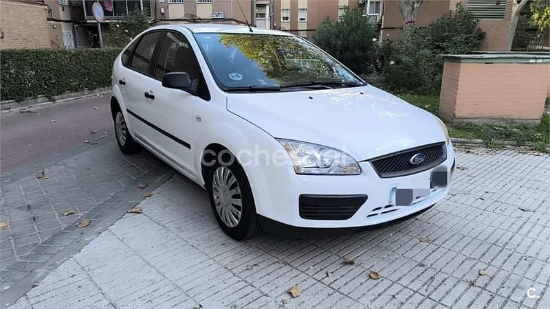 Blanco Usado 2007 Ford Focus Trend Berlina | 2450 € (Buen precio) - Imagen 1/4