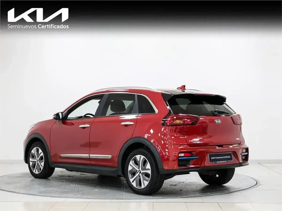 Käytetty Kia e-Niro 150 kW (204 HP) 2022 Punainen Katumaasturi