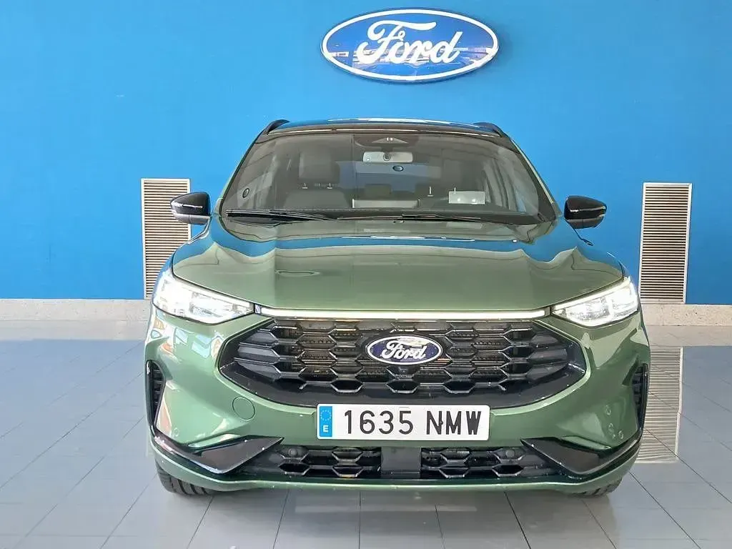 Usado Ford Kuga ST-Line X 243 CV (178 kW) 2026 Verde bursting (metalizado) SUV