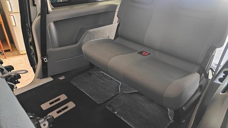 Usado VW Caddy Maxi 105 CV (77 kW) 2010 Gris Monovolumen