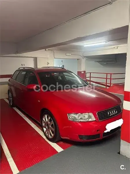 Usado Audi A4 Sport 130 CV (95 kW) 2004 Rojo Familiar