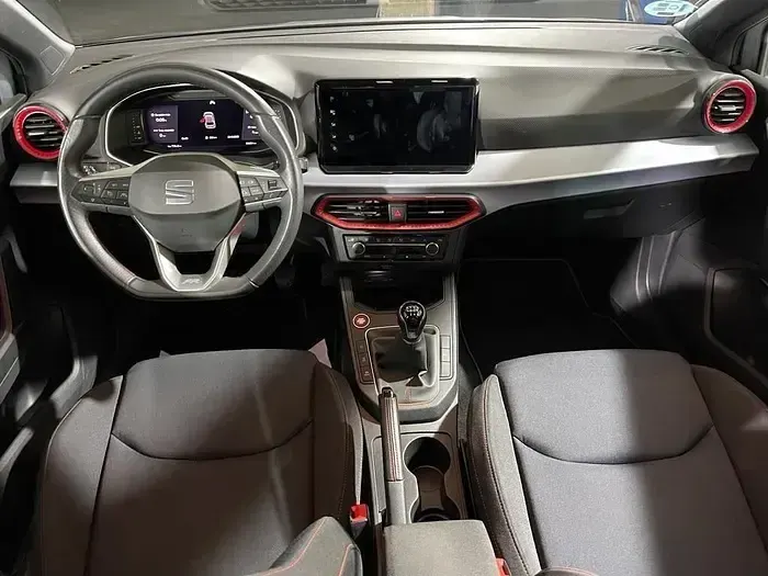 Usado Seat Ibiza FR 115 CV (84 kW) 2025 Gris Utilitario