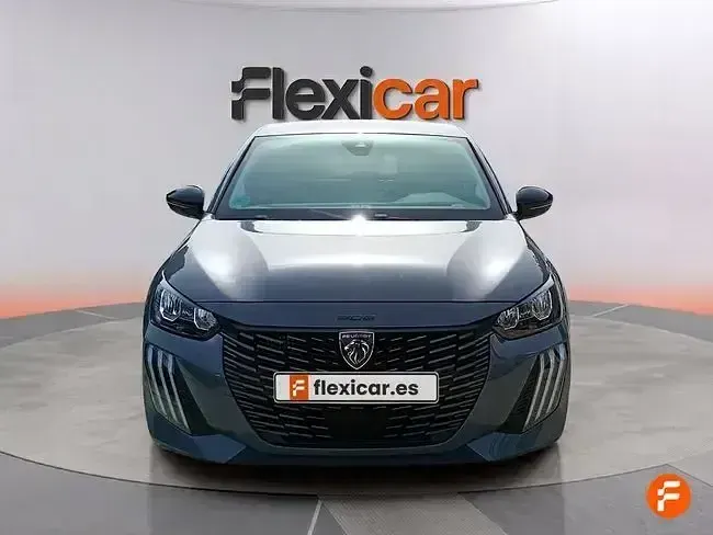 Usado Peugeot 208 Allure 100 CV (73 kW) 2025 Gris Utilitario