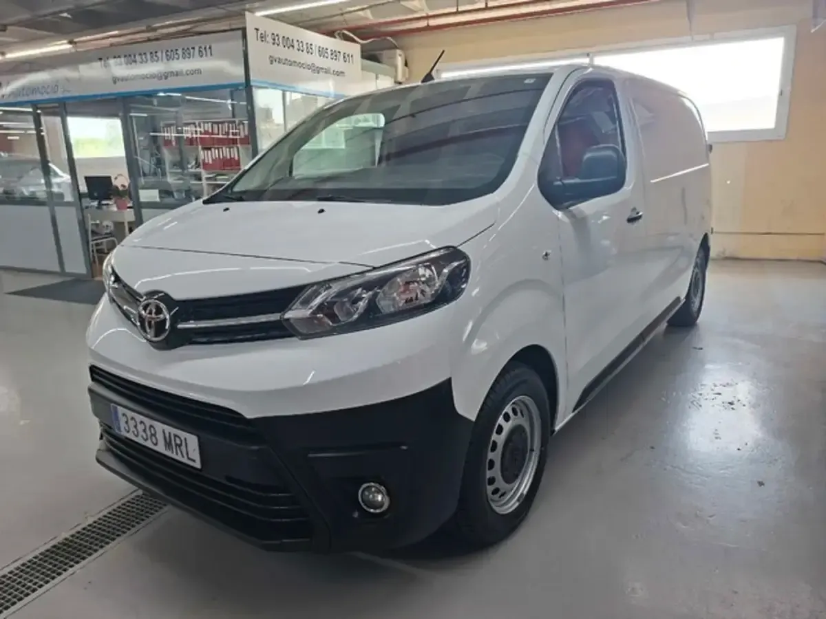 Używany Toyota Proace 120 KM (88 kW) 2024 Biały Minivan