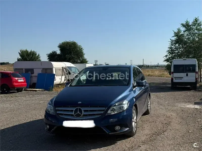 Usado Mercedes B180 122 CV (89 kW) 2012 Azul Utilitario