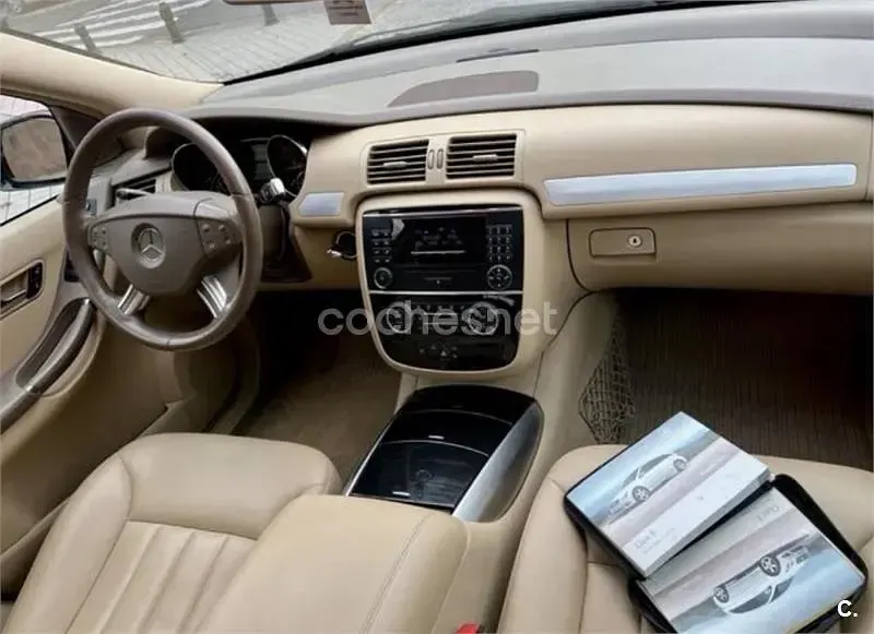 Usado Mercedes R280 190 CV (139 kW) 2009 Negro Familiar